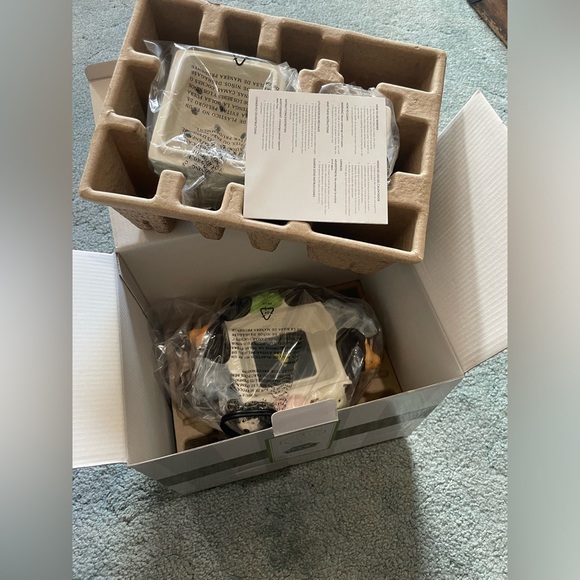 NWB Scentsy element warmer - Picture 2 of 3